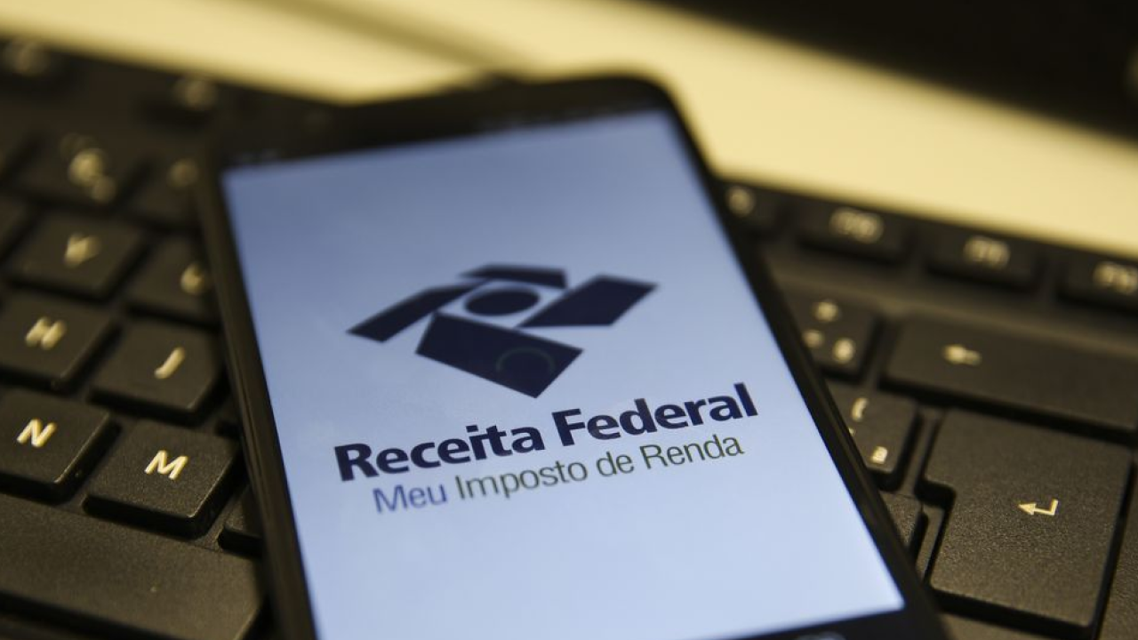Tabela do Imposto de Renda da Pessoa Física (IRPF) com faixas e deduções